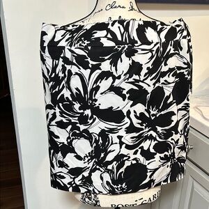 Anne Klein Black and White Floral Design Size 16 Beautiful, Like New, Lined
